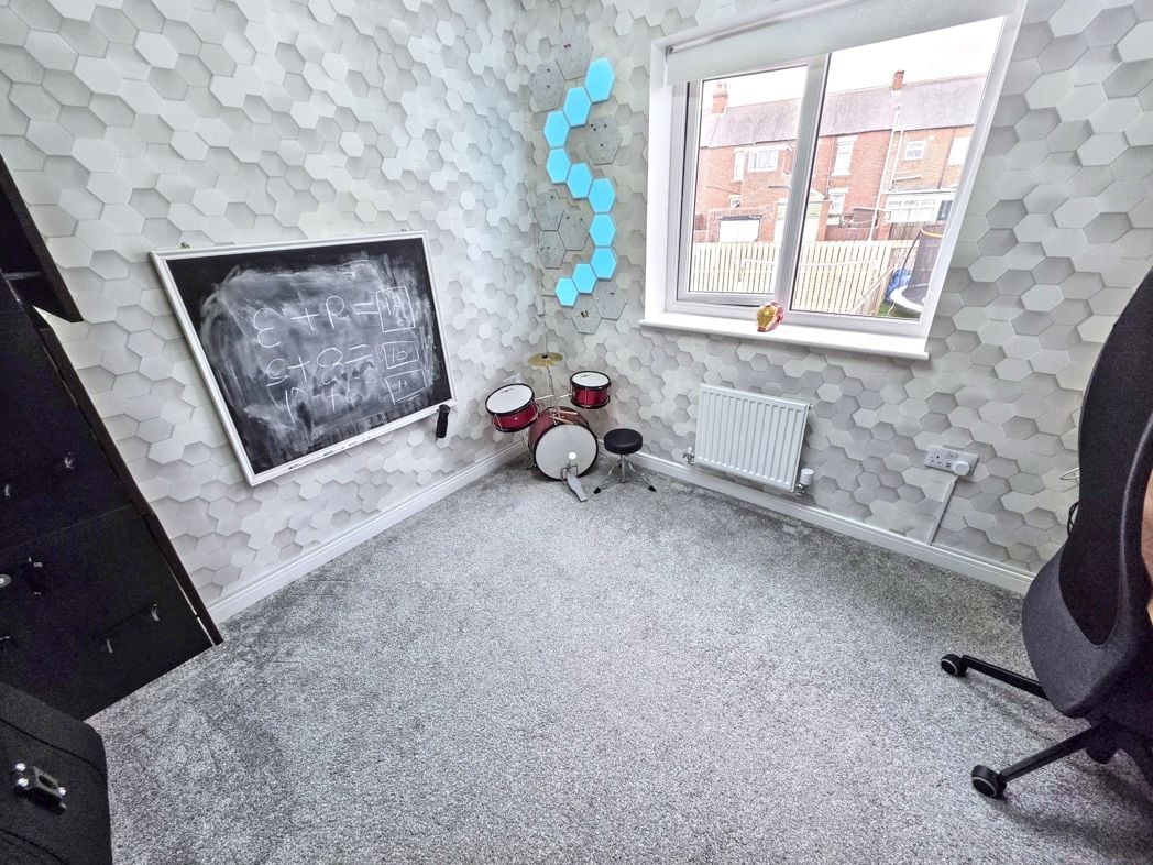 Property image 16 of 18