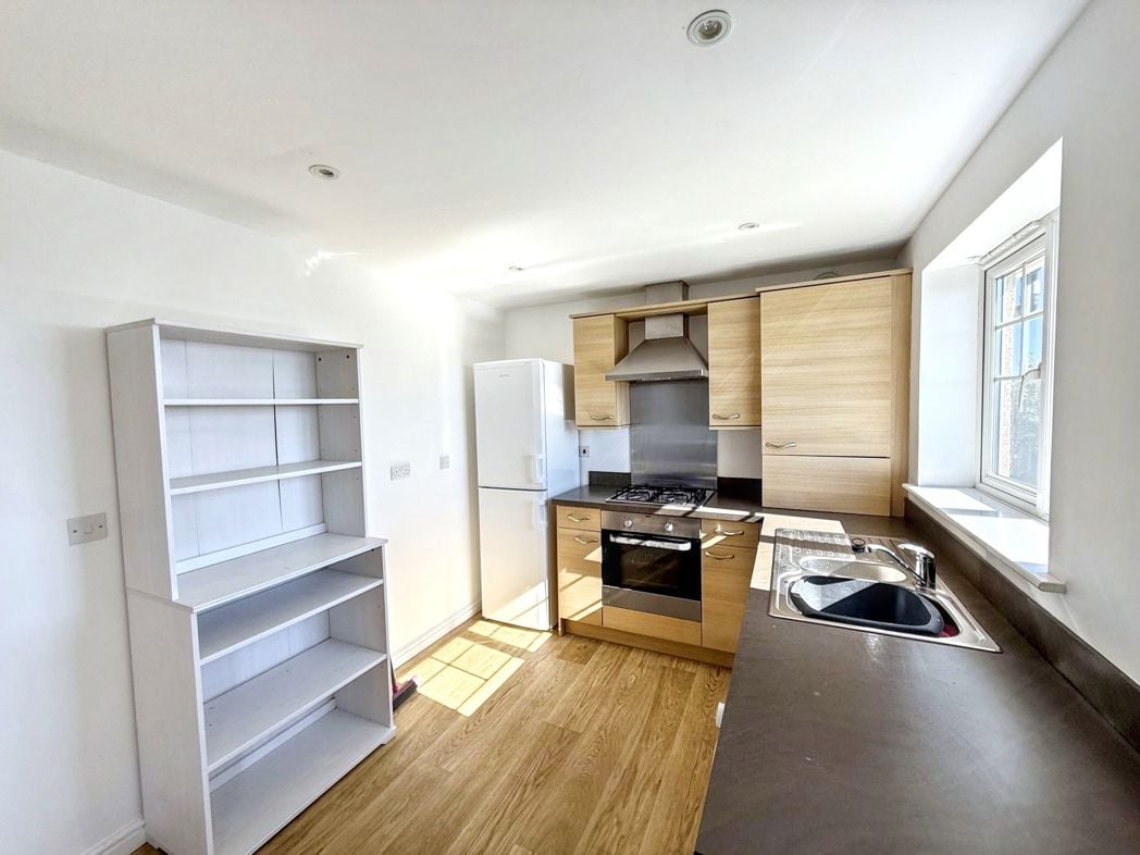 Property image 4 of 9