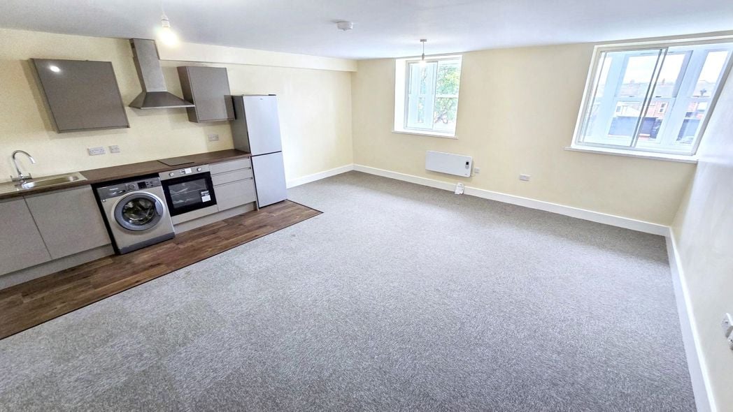 Property image 2 of 14