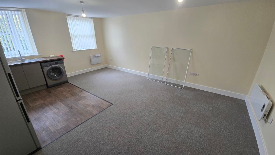 Property image 2 of 14