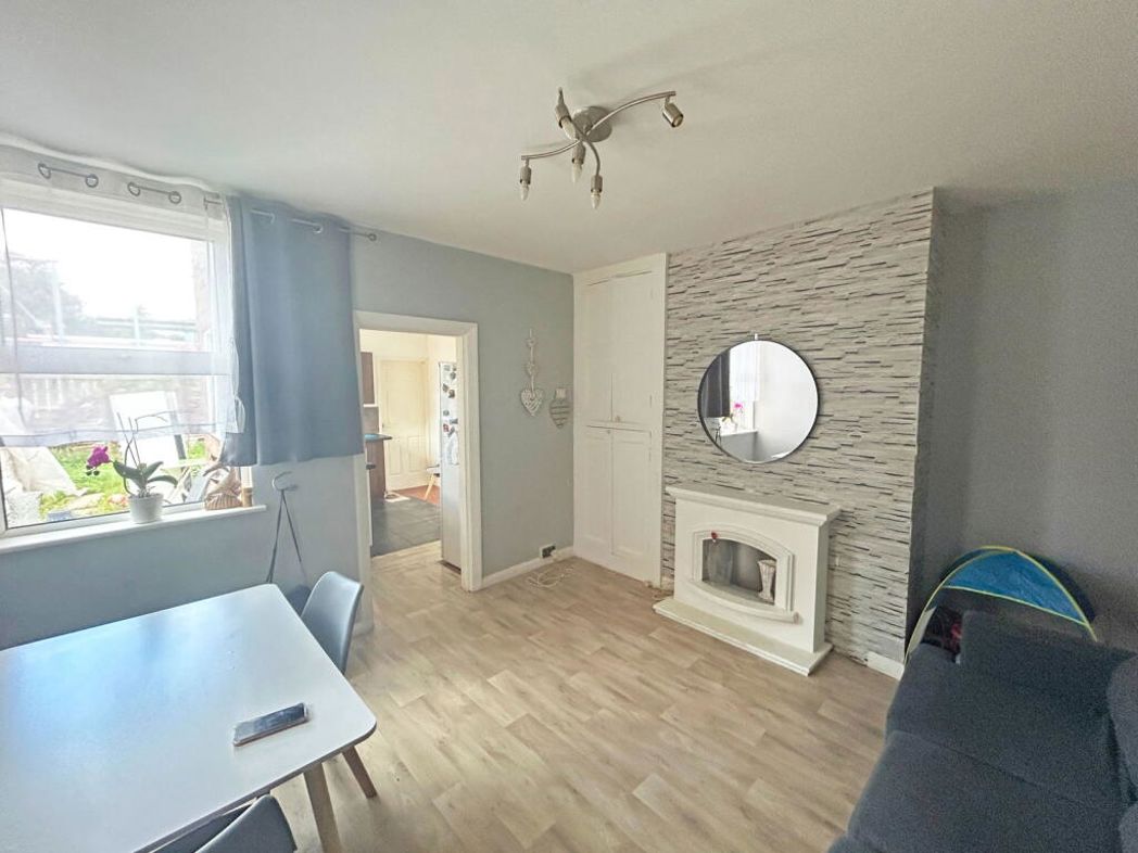 Property image 3 of 11