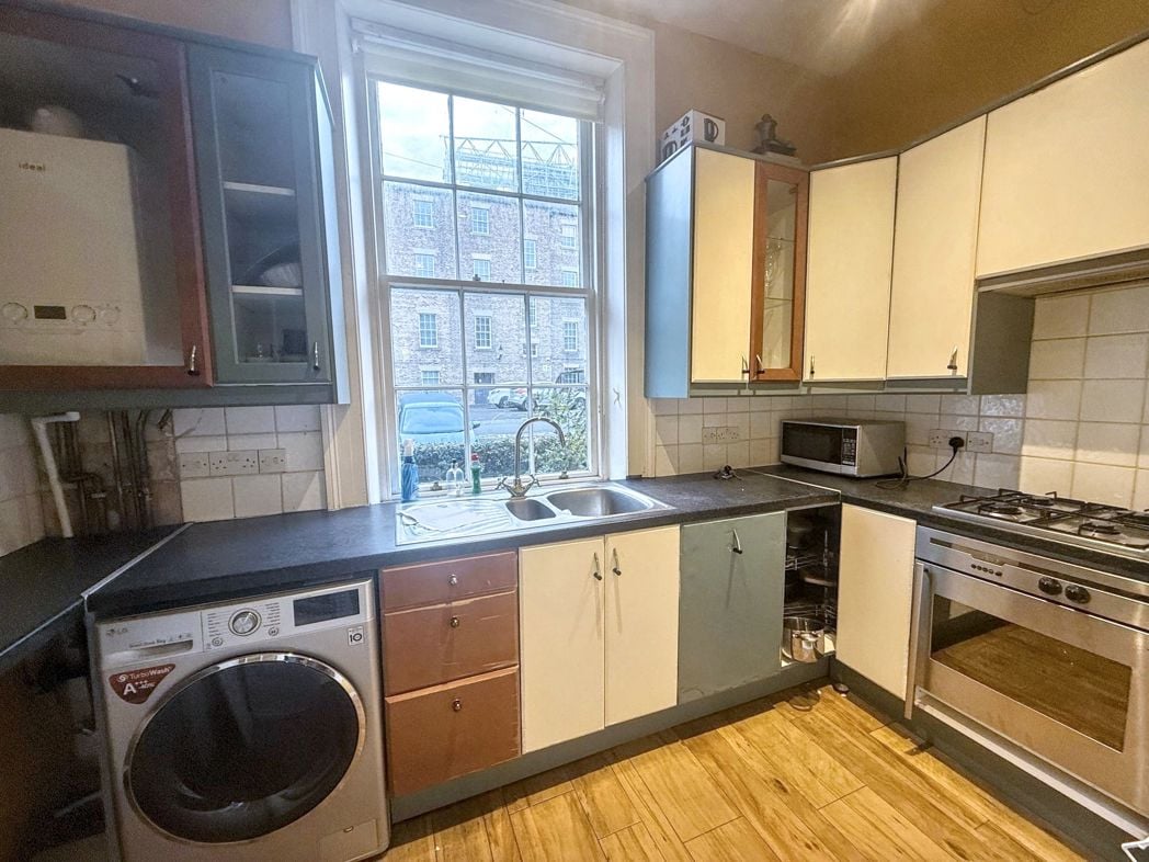 Property image 6 of 9