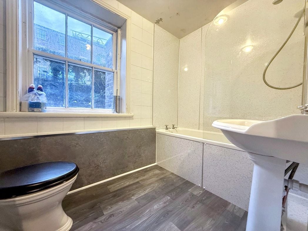 Property image 7 of 9