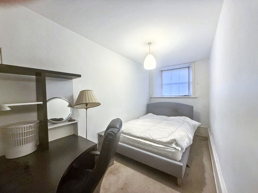 Property image 8 of 9