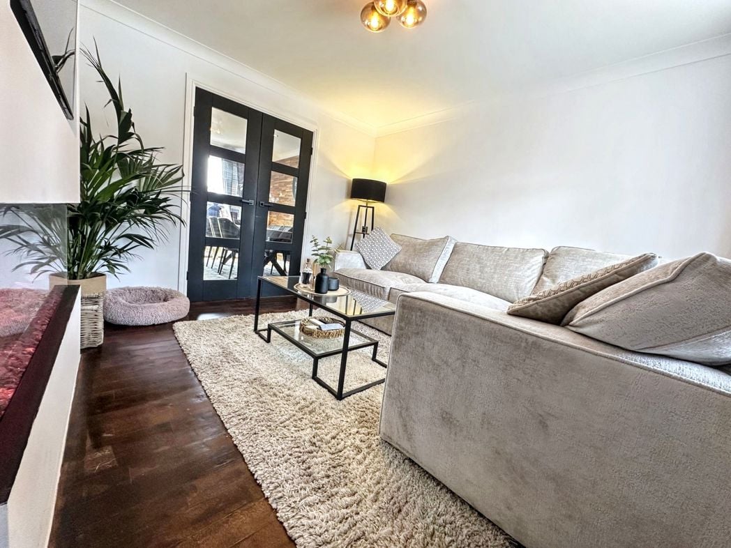 Property image 3 of 19