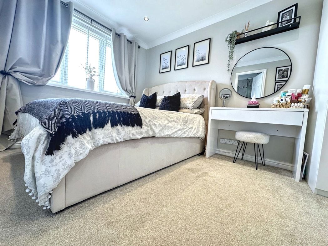 Property image 9 of 19