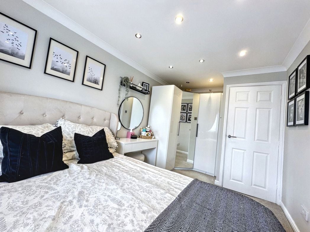 Property image 10 of 19