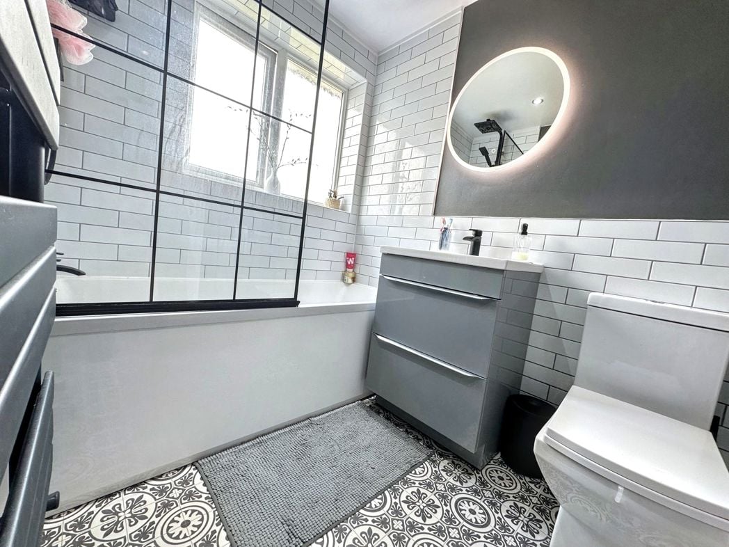 Property image 14 of 19