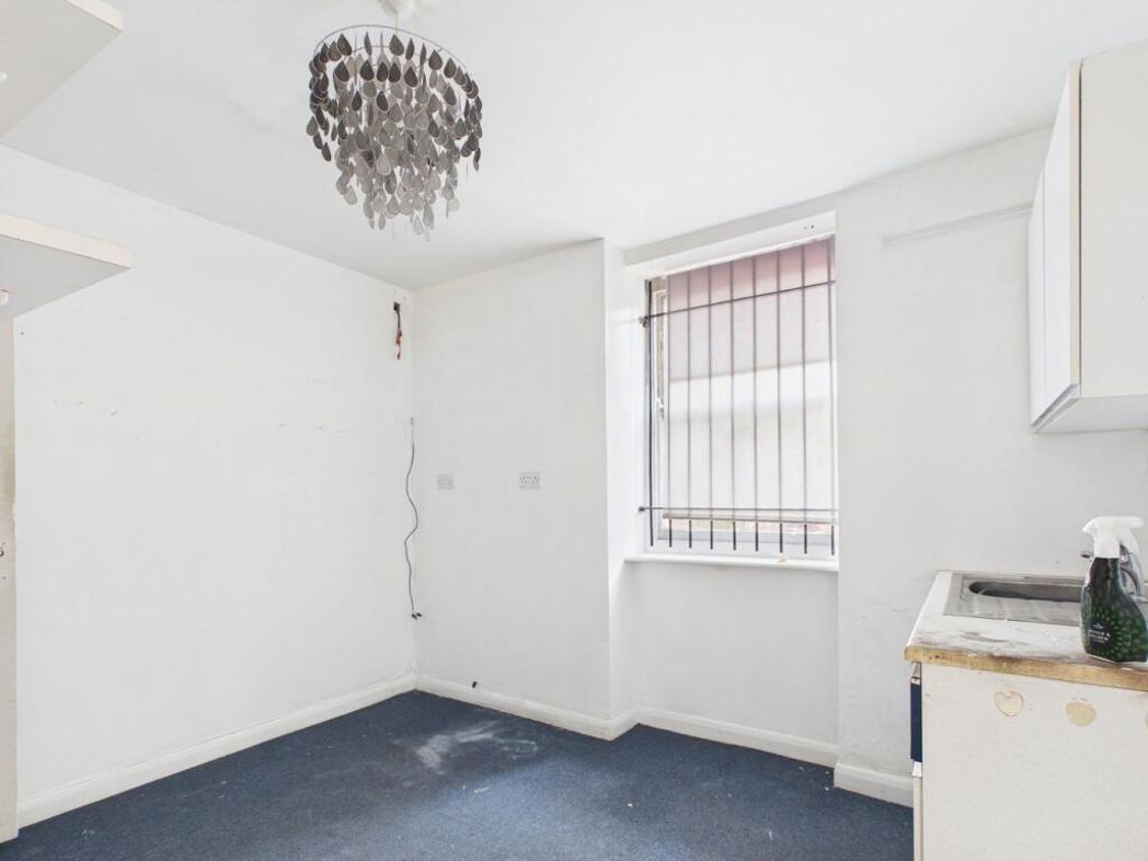 Property image 5 of 17