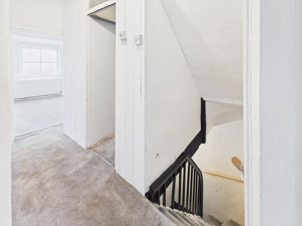 Property image 15 of 17