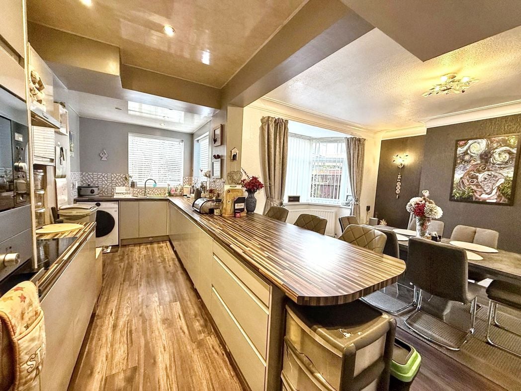 Property image 3 of 18