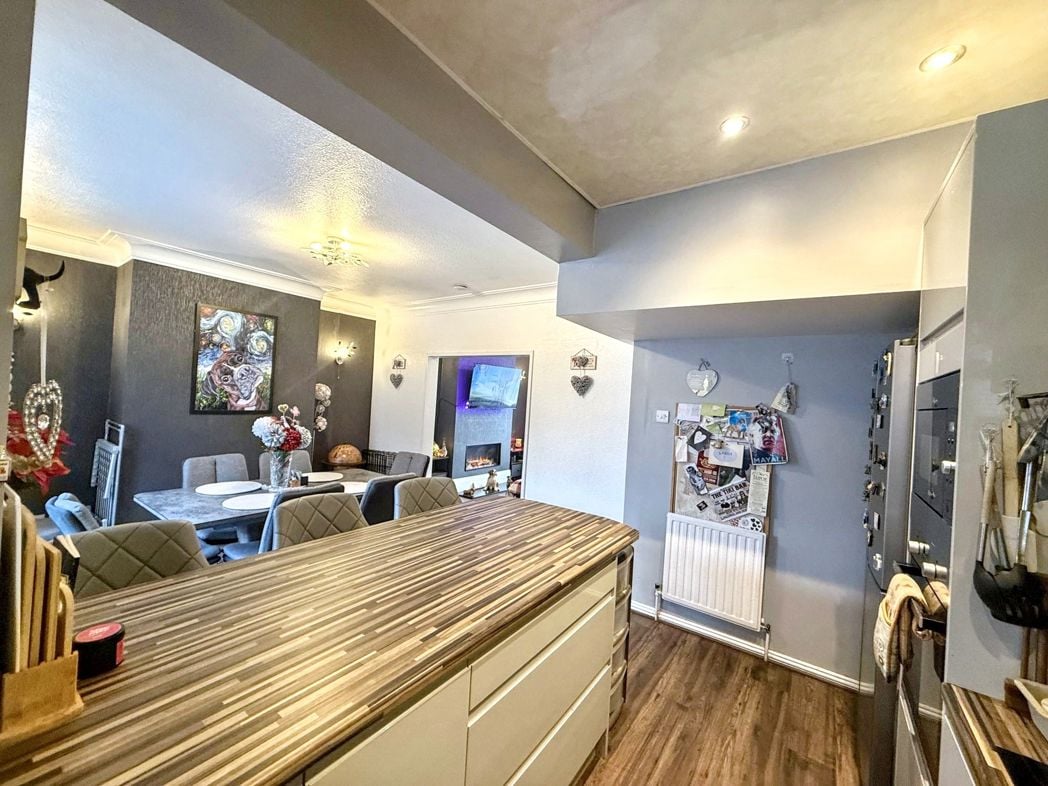 Property image 4 of 18