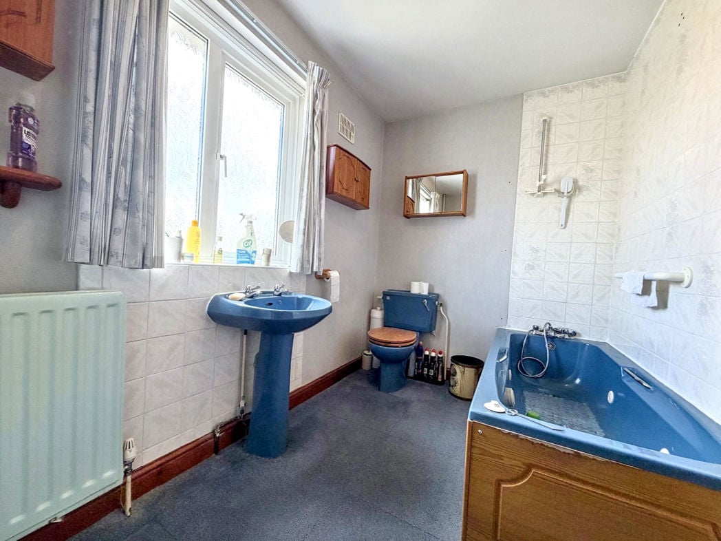 Property image 14 of 17