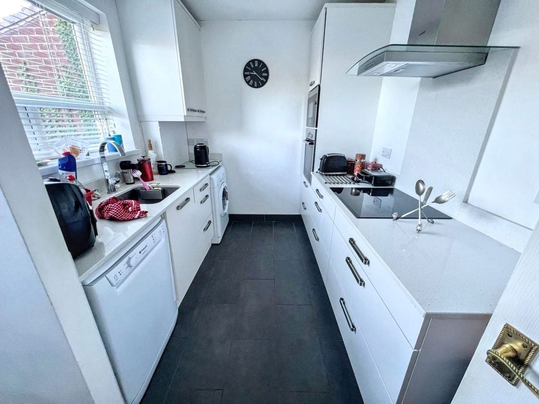 Property image 4 of 15