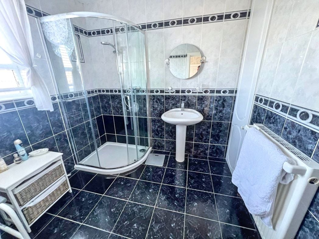 Property image 9 of 15