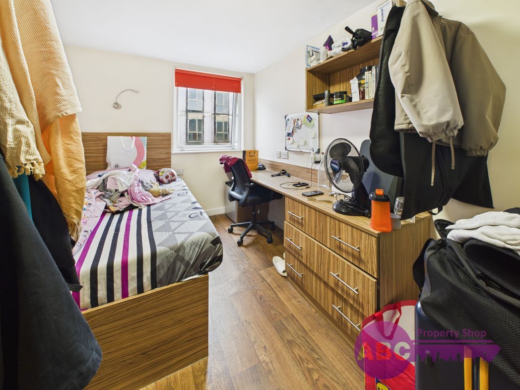 Property image 4 of 11