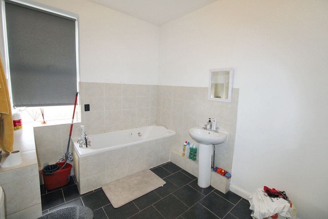 Property image 5 of 5