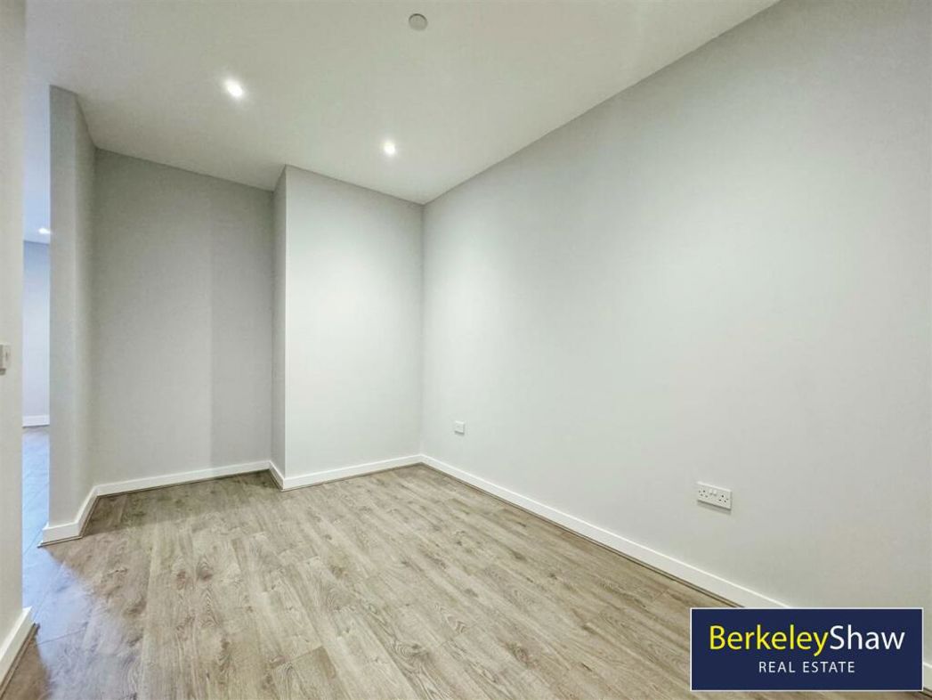 Property image 4 of 9