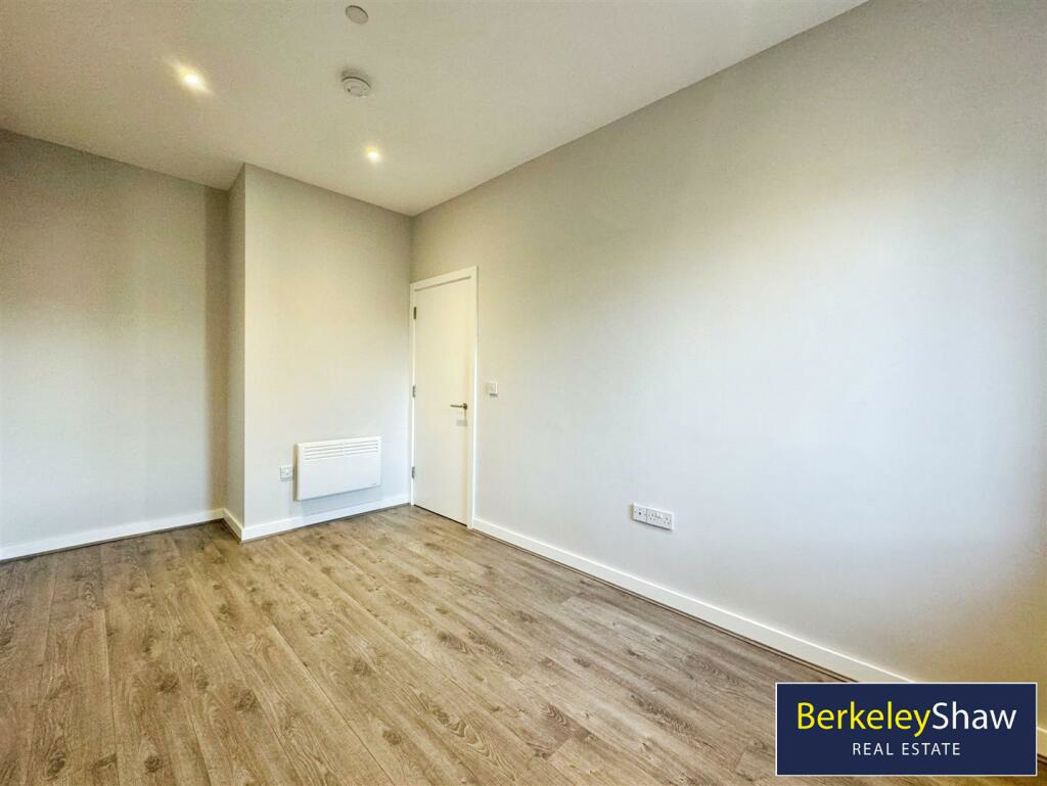 Property image 5 of 9