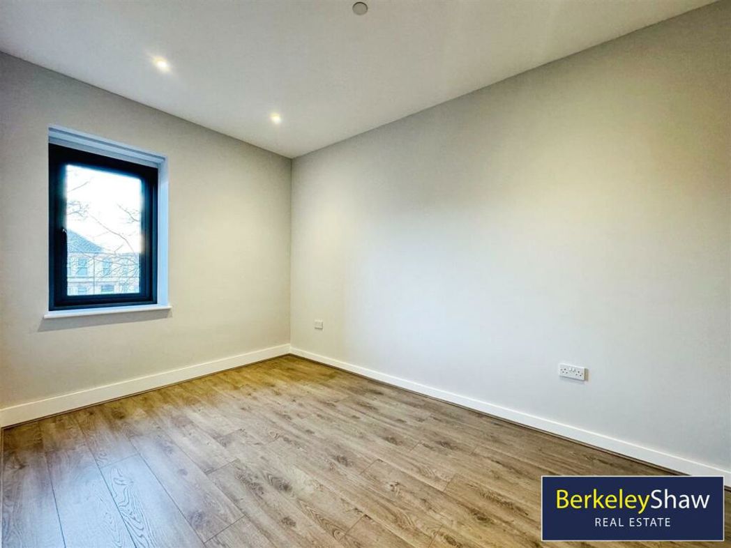 Property image 6 of 9