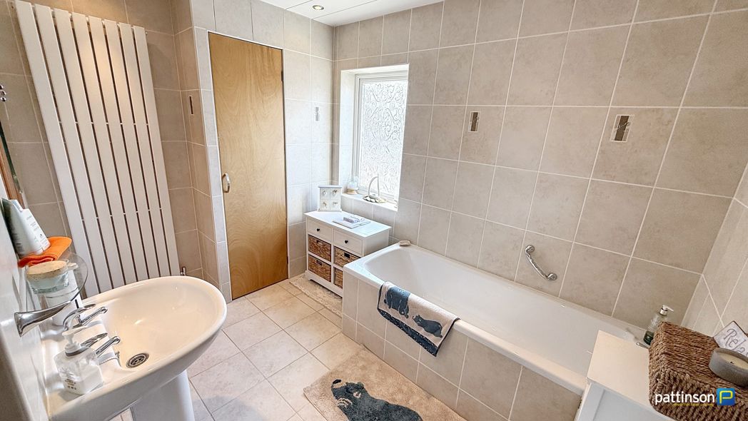 Property image 34 of 43