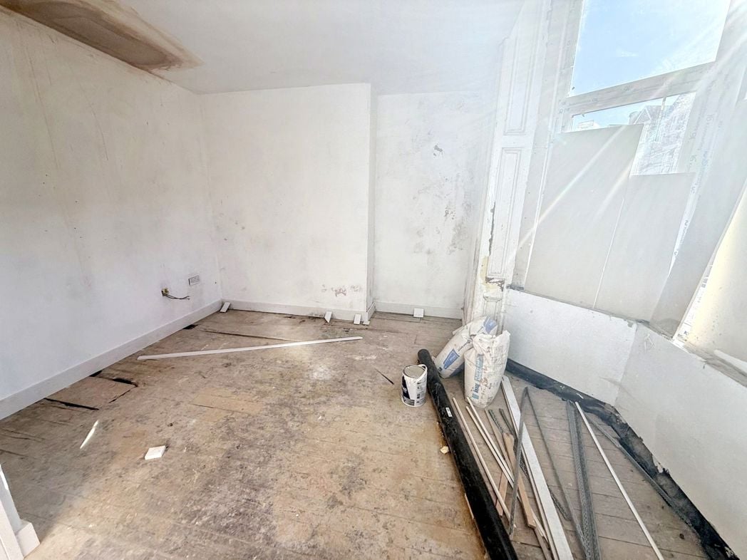 Property image 3 of 23