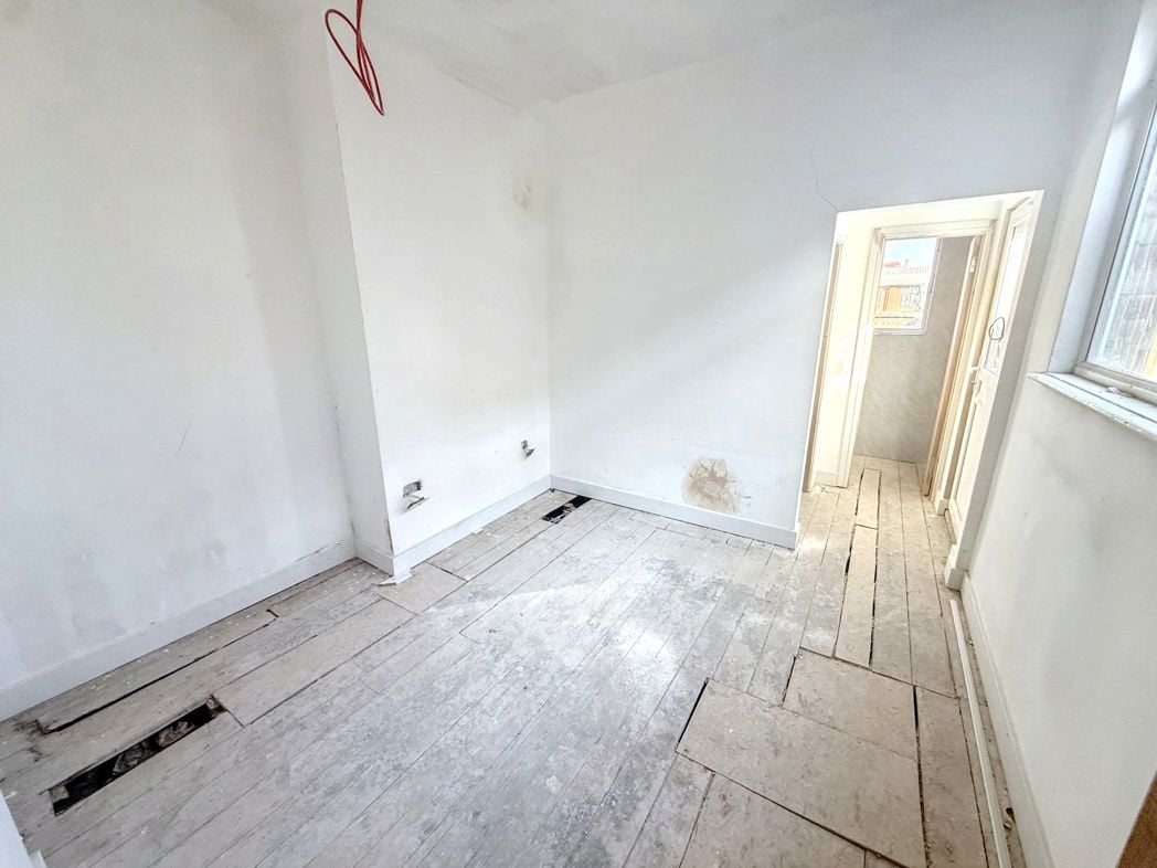 Property image 9 of 23