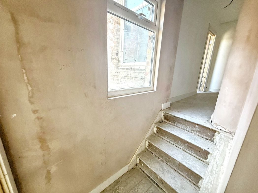 Property image 12 of 23