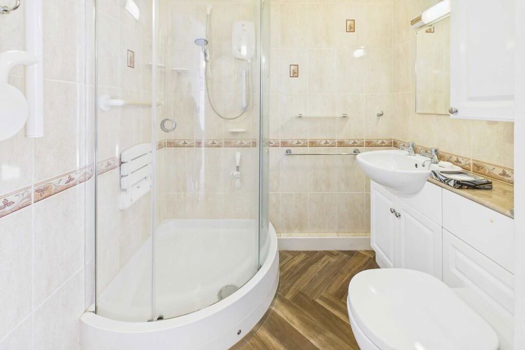 18 Strand Court, Grange-Over-Sands, Cumbria, LA11 7HH