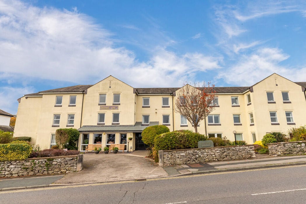 18 Strand Court, Grange-Over-Sands, Cumbria, LA11 7HH
