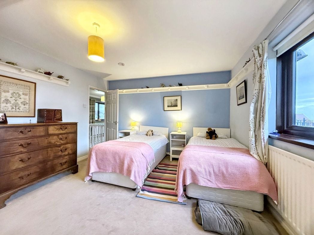 Property image 24 of 37