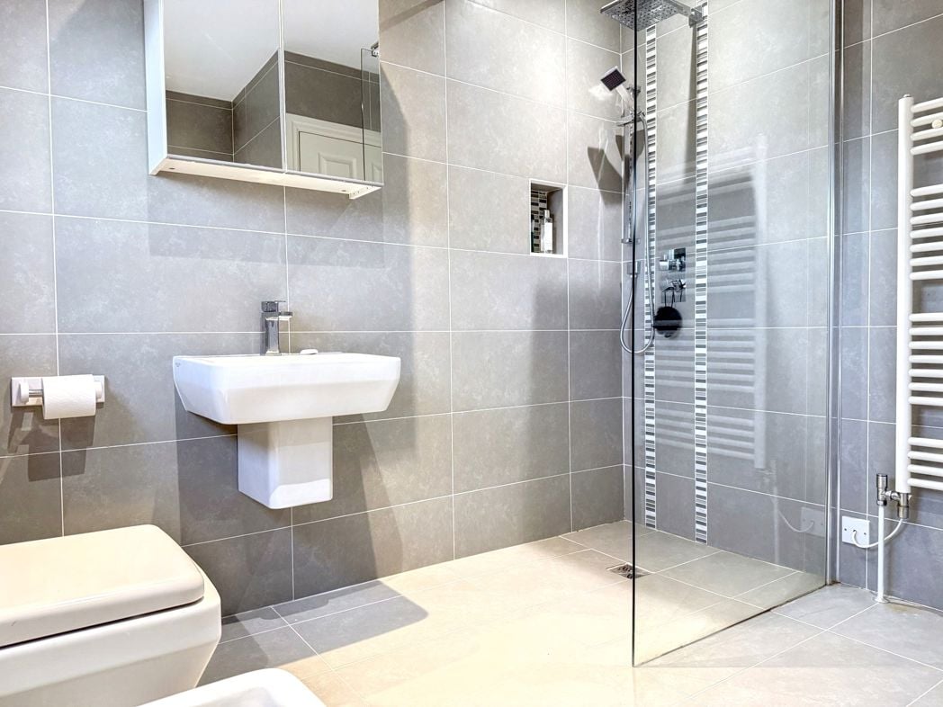 Property image 31 of 37