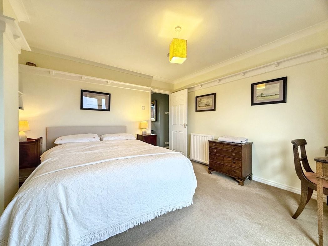Property image 26 of 37