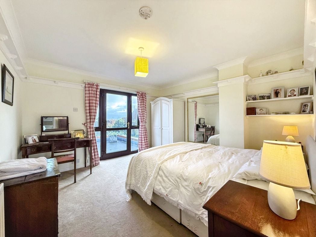 Property image 27 of 37