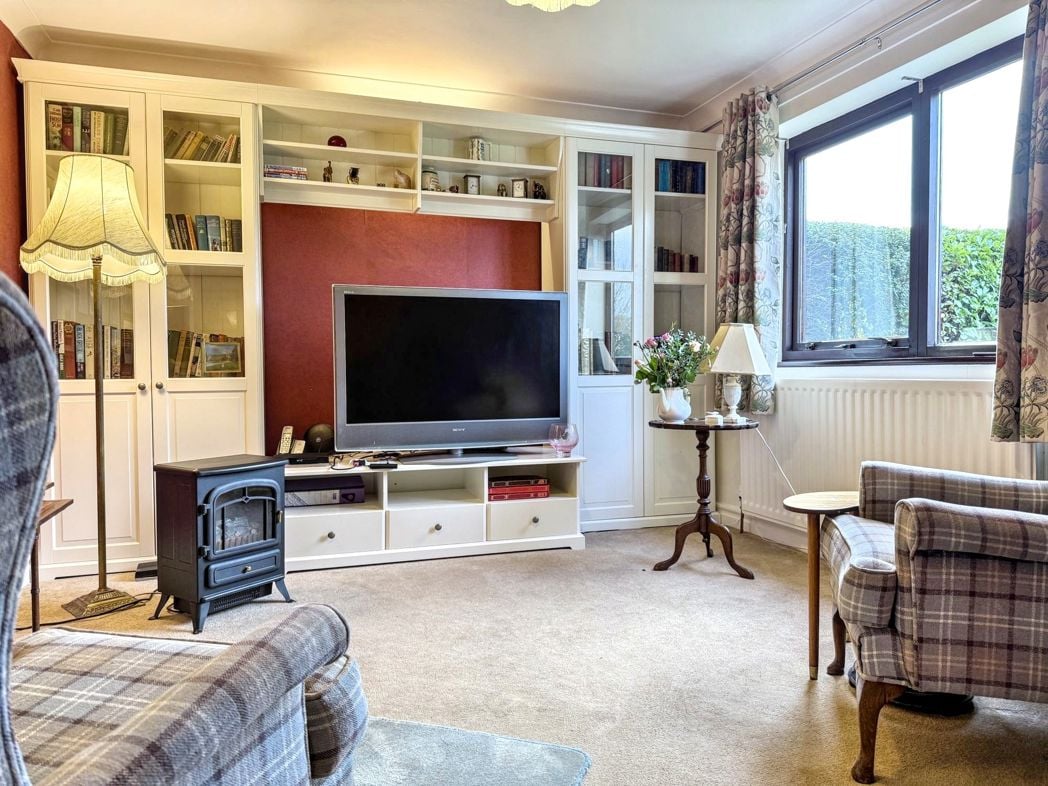 Property image 12 of 37