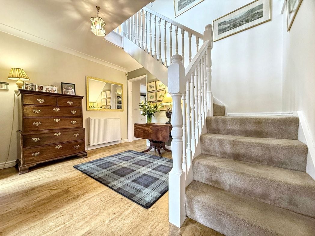 Property image 4 of 37