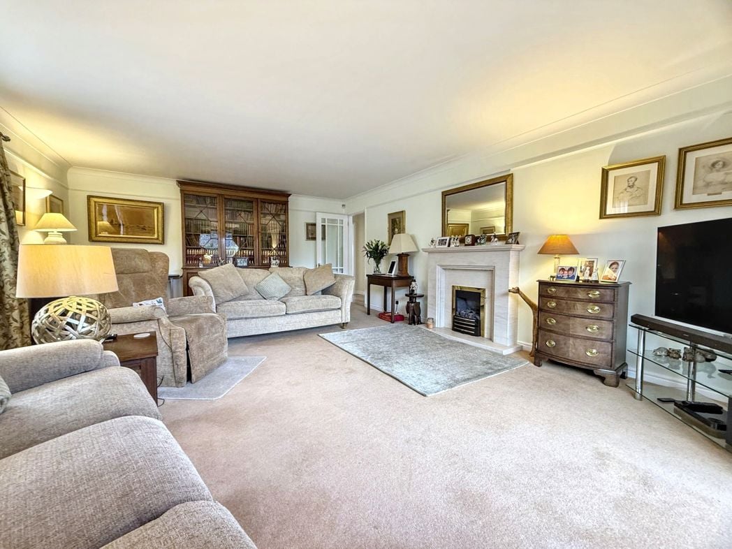 Property image 8 of 37