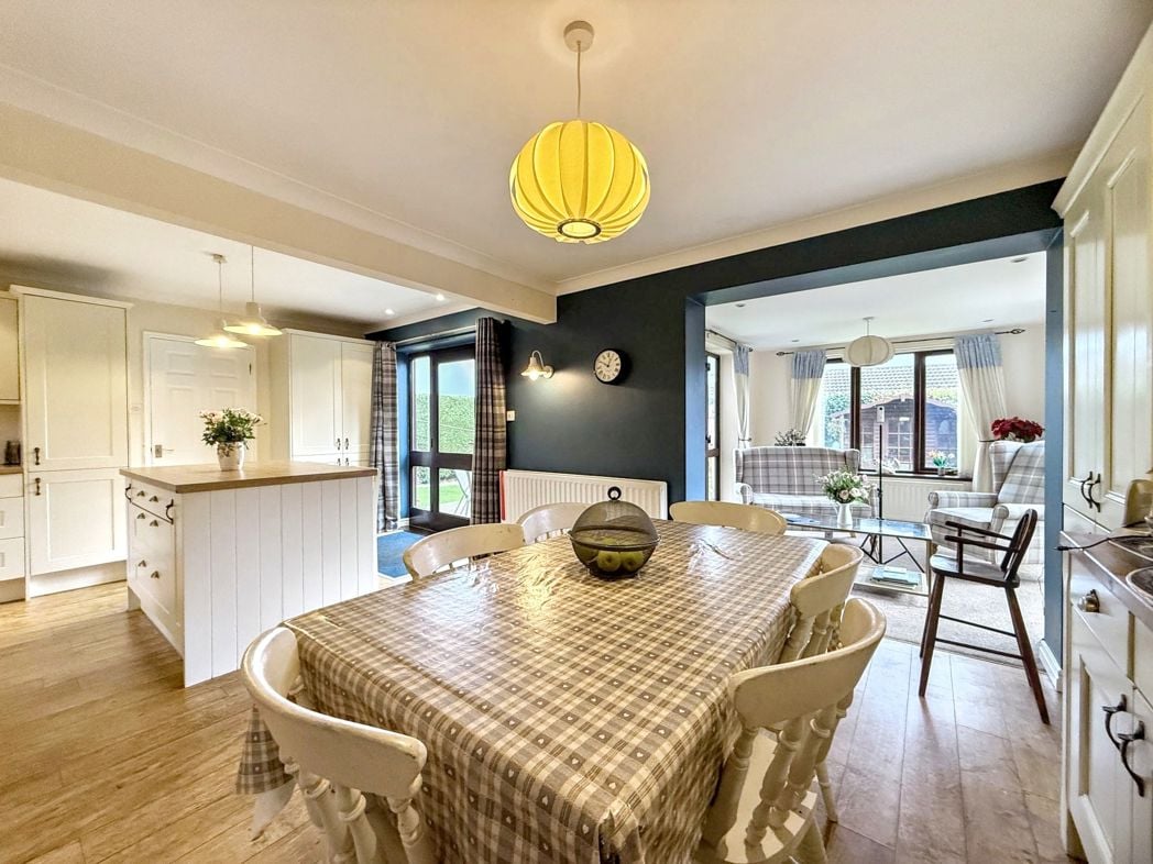 Property image 11 of 37