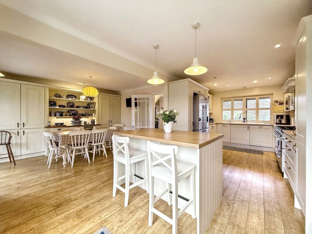 Property image 3 of 37