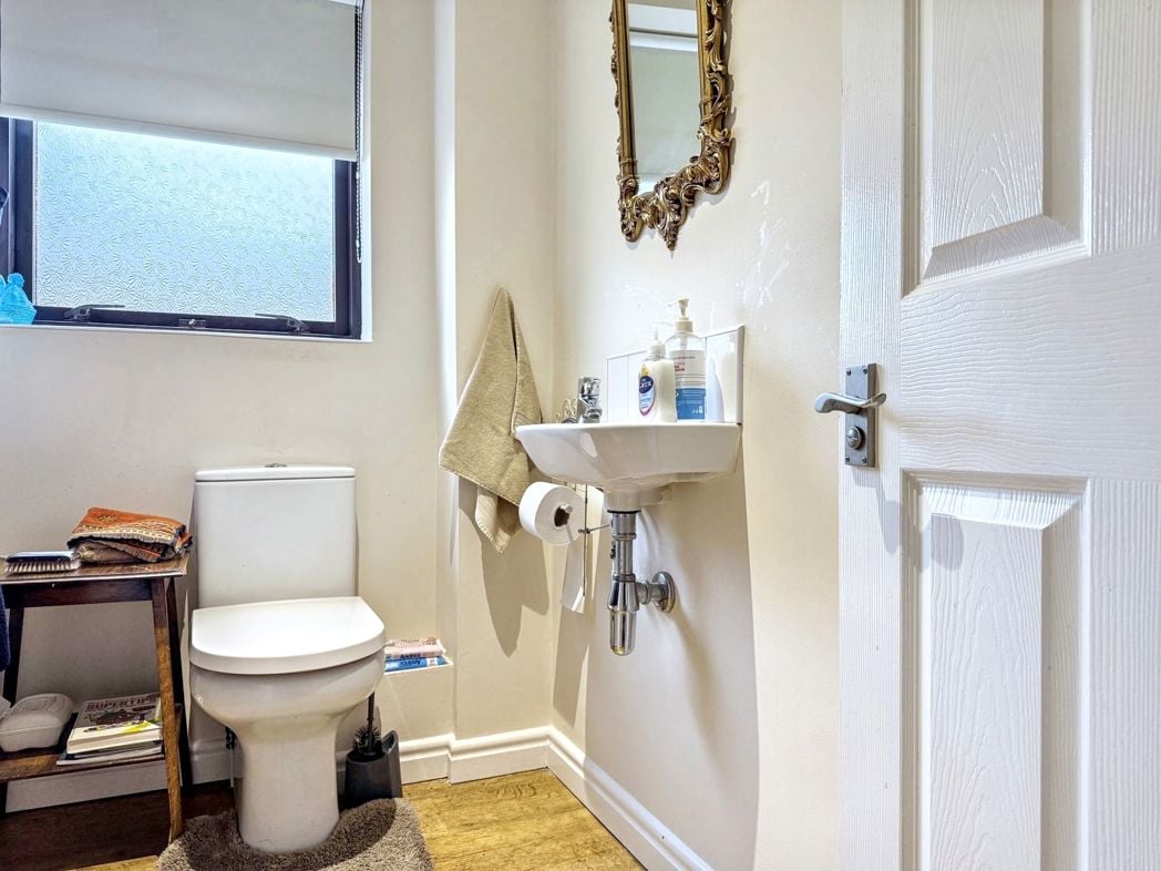 Property image 17 of 37