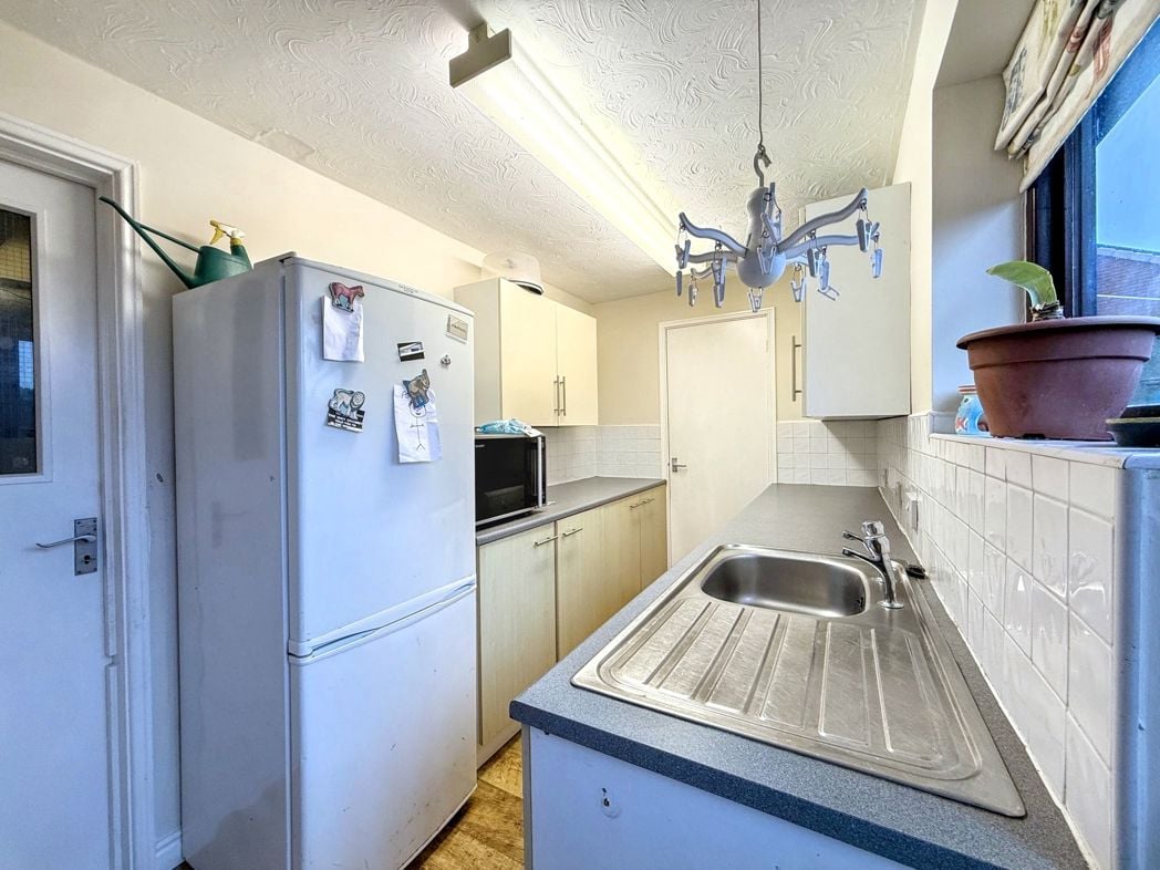 Property image 16 of 37