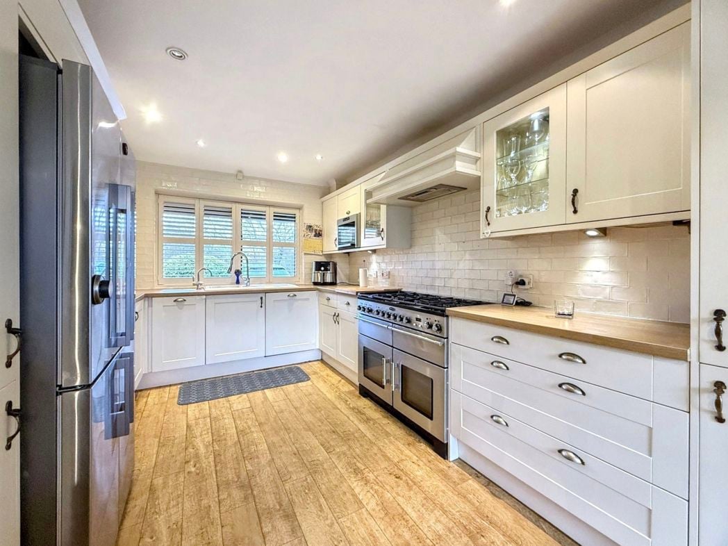 Property image 9 of 37