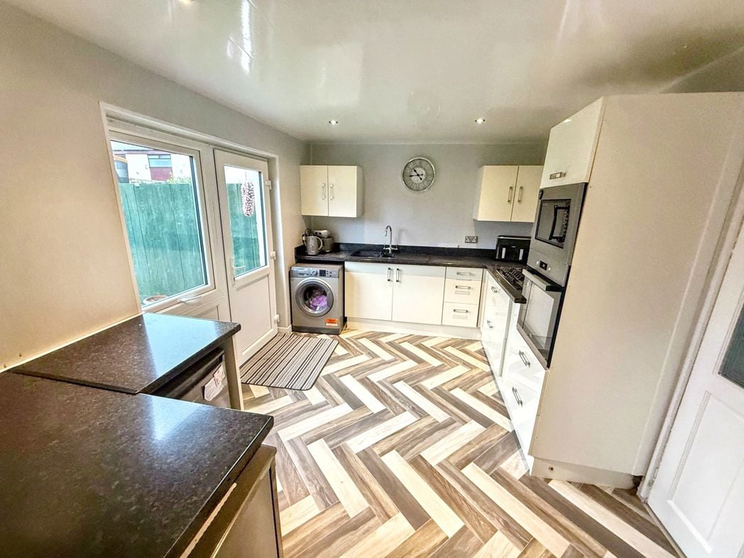 Property image 4 of 9