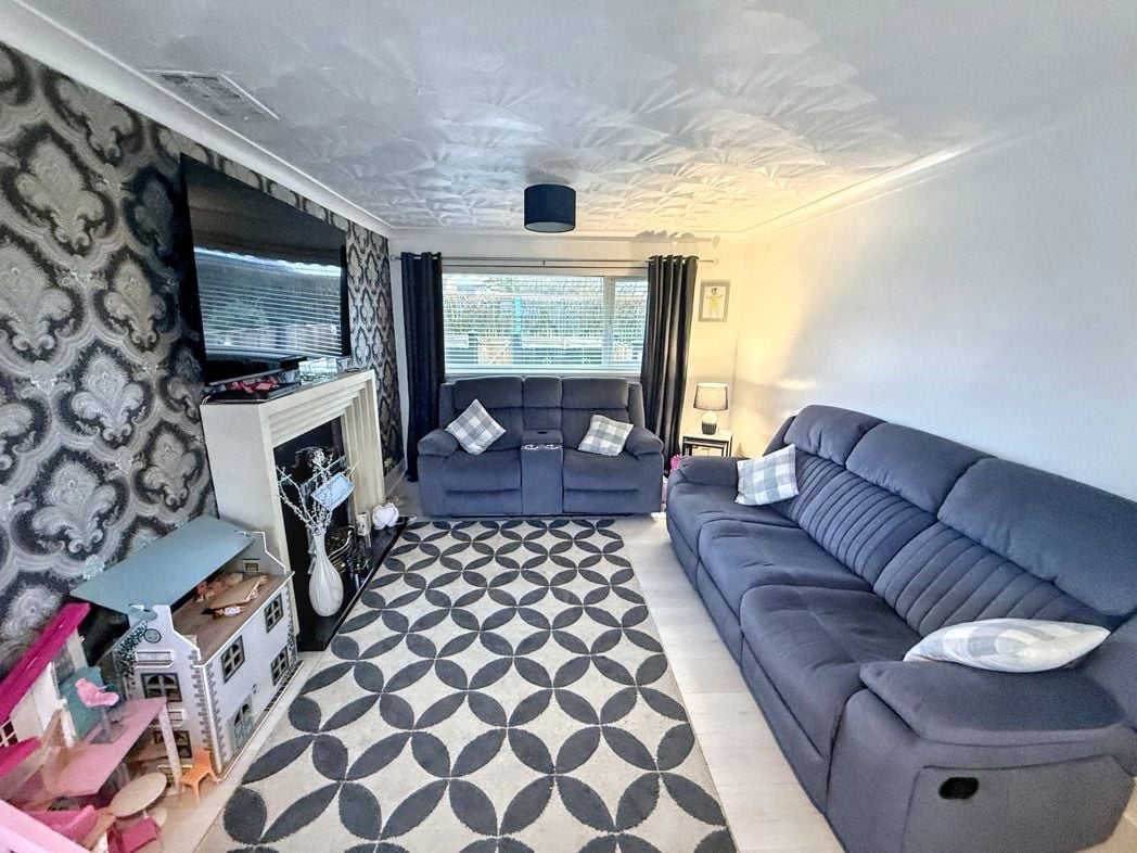 Property image 3 of 9