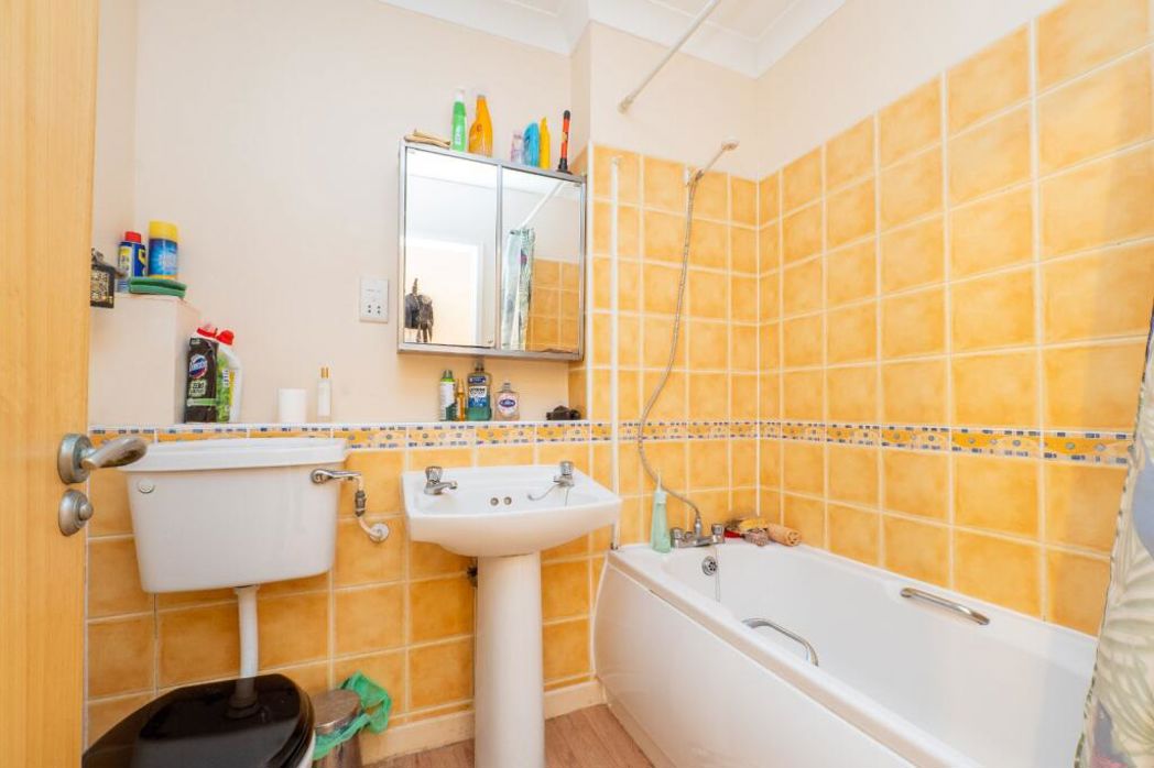Property image 6 of 7