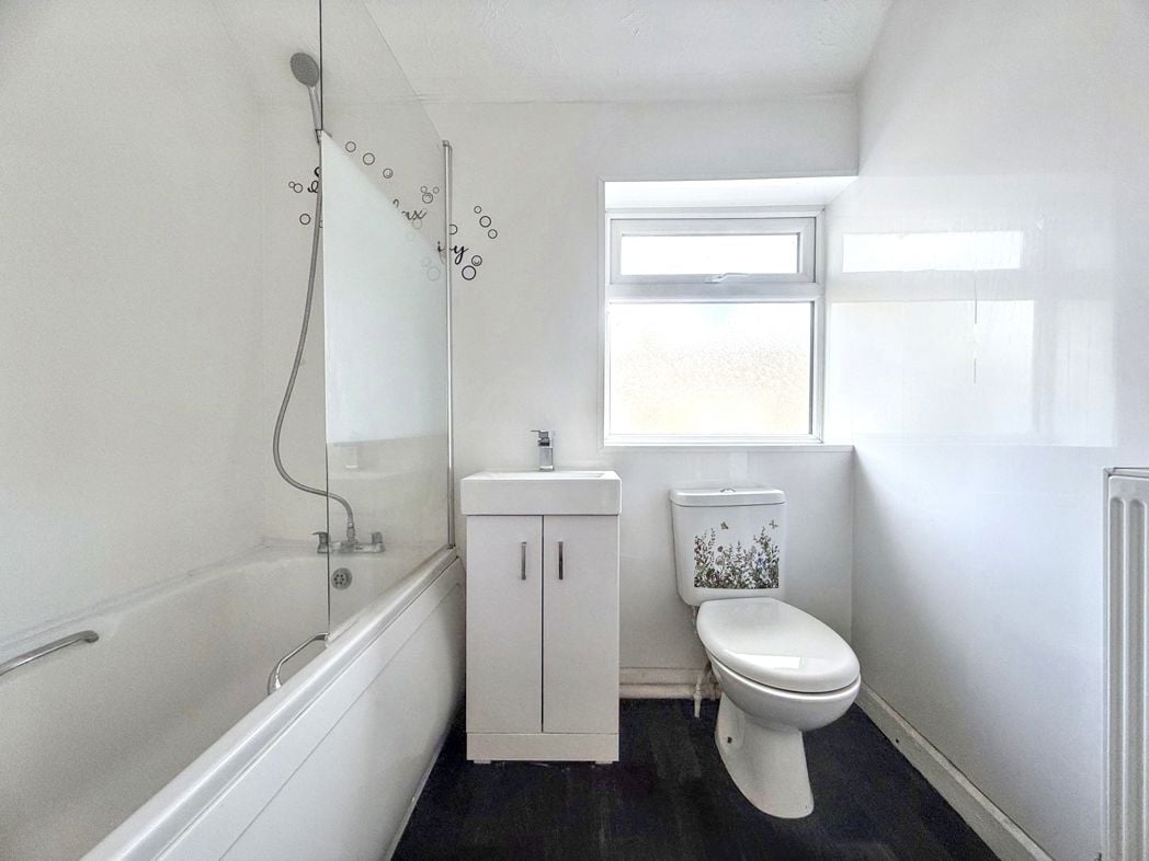 Property image 10 of 12