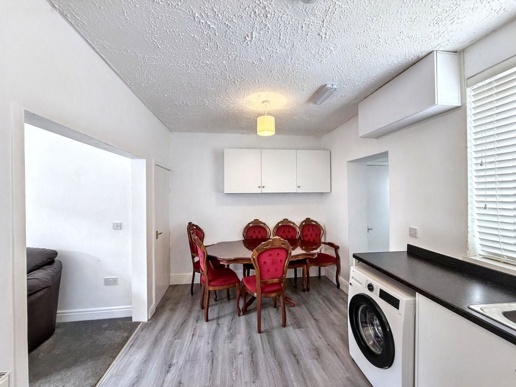 Property image 6 of 12