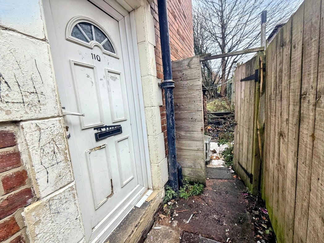 Property image 2 of 9