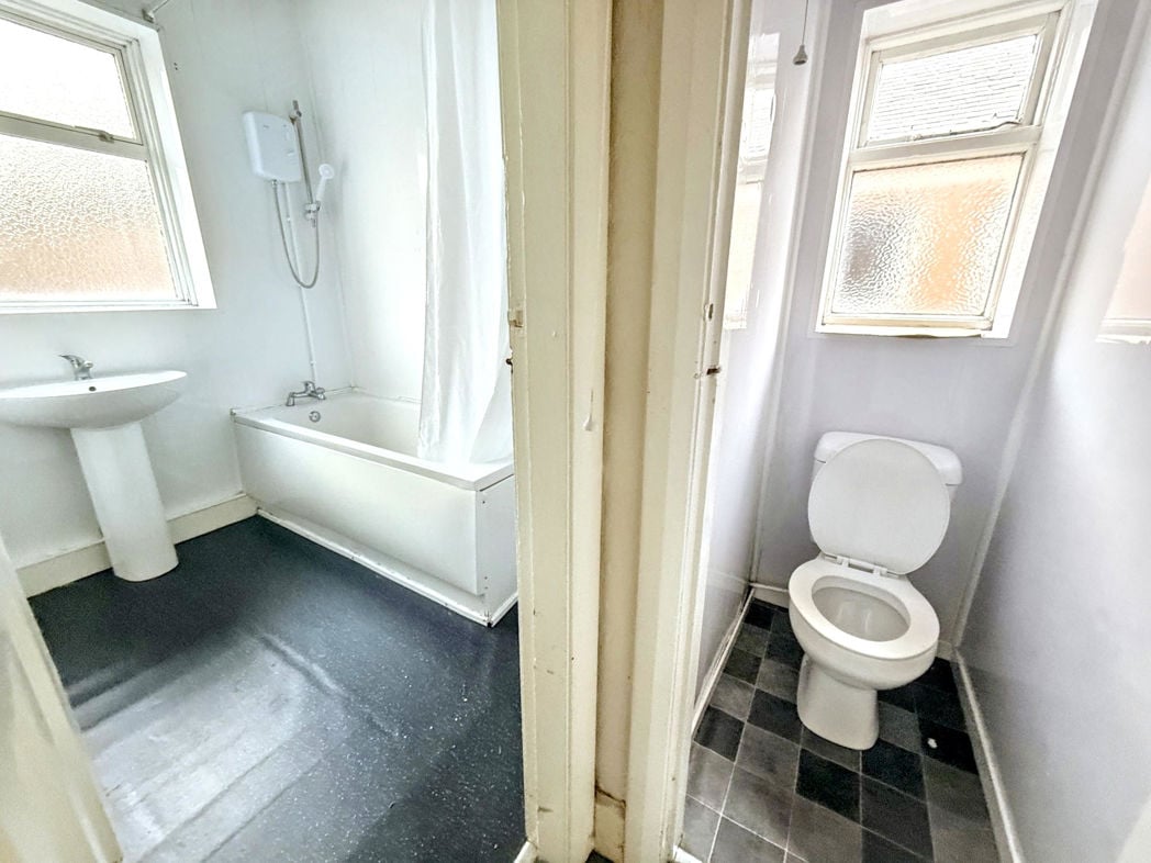 Property image 7 of 9