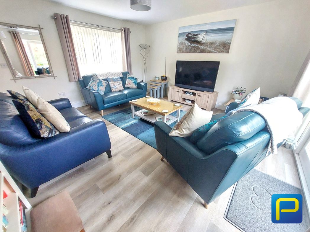Property image 12 of 27